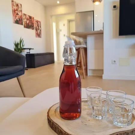 Апартаменты Beautiful Sea View, Free Parking, Centre Of