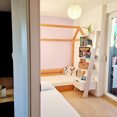 Beautiful Sea View, Free Parking, Centre Of Apartment