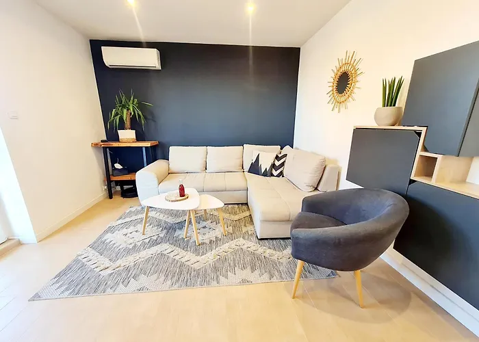 Beautiful Sea View, Free Parking, Centre Of